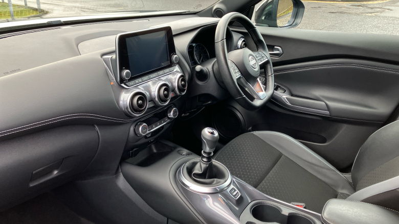 Nissan Juke 1.0 DiG-T 114 N-Connecta 5dr Petrol Hatchback